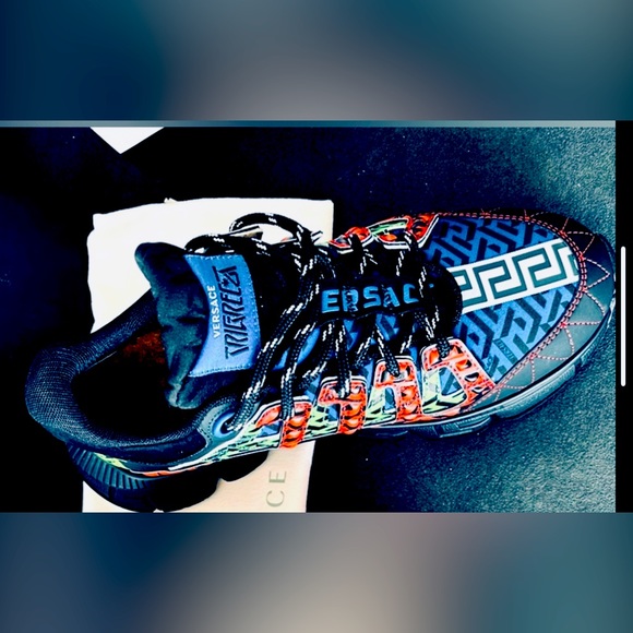 Versace Trigeca low top sneakers NWT 39.5 - Picture 2 of 12